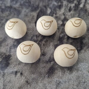 BeautifulGifts  - Holzperlen mit Gravur | Vogel | Möwe | Engraved Wood pearls |