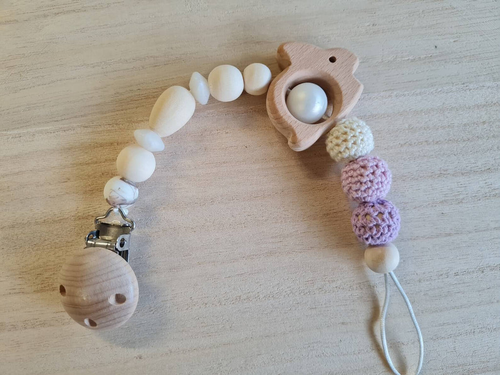 BeautifulGifts - Schnullerkette ohne Namen Hase, Hase klein, Flieder und Weiß , für Babys, Mädchen und Jungen, auch mit Namen