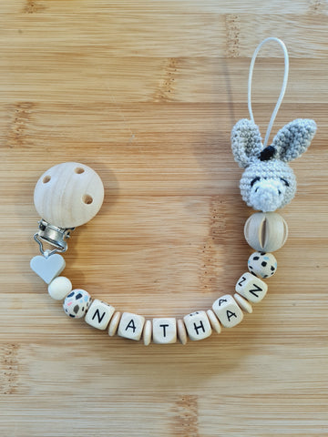 BeautifulGifts - Schnullerkette mit Namen und einem einzigartigen Esel, Hellgrau und Terazzo, Mädchen, Jungen