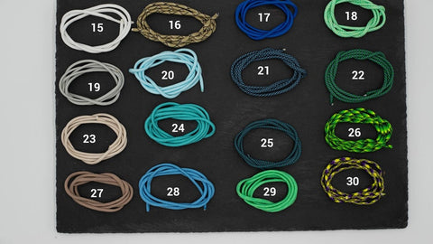 BeautifulGifts - Personalisierter Schlüsselanhänger, Blume Paracord mit Name, Geschenk zum Muttertag, Geburtstag, Freundschaft in allen Farben erhältlich