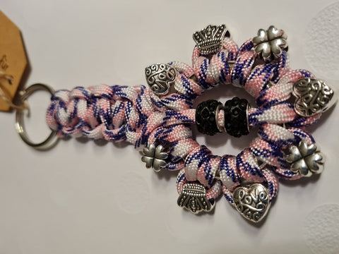 BeautifulGifts - Personalisierter Schlüsselanhänger, Blume Paracord mit Name, Geschenk zum Muttertag, Geburtstag, Freundschaft in allen Farben erhältlich