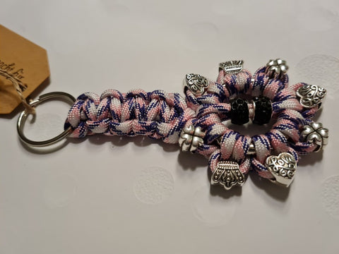 BeautifulGifts - Personalisierter Schlüsselanhänger, Blume Paracord mit Name, Geschenk zum Muttertag, Geburtstag, Freundschaft in allen Farben erhältlich