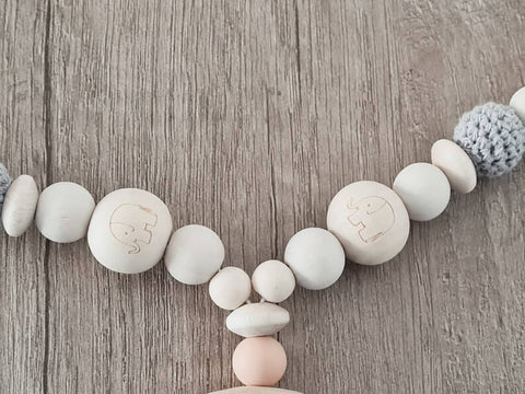 BeautifulGifts - Kinderwagenkette + Schnullerkette im Set mit Herz, auch einzeln, Herzen, Glöckchen, Taufe oder Geburt, Jungen, Mädchen, Peach/Grau